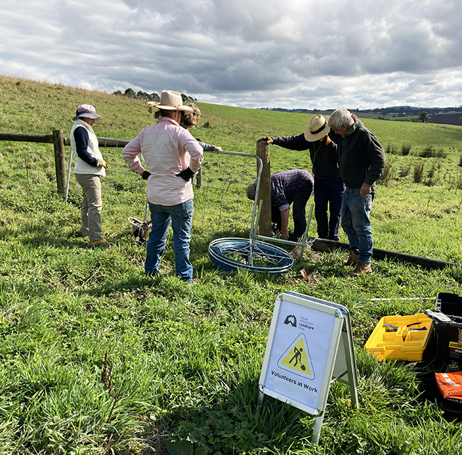 MMNLG members participate in fencing training