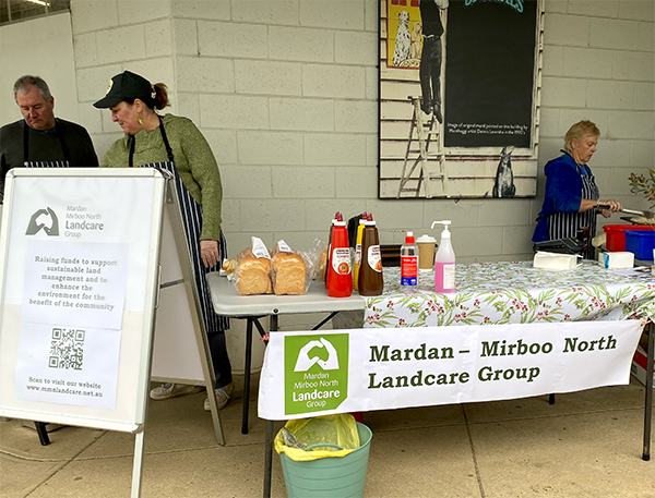 MMNLG sausage sizzle stall